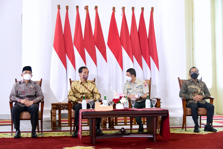 Presiden Republik Indonesia Joko Widodo memberikan arahan sekaligus membuka Rapat Koordinasi Nasional Penanggulangan Bencana (Rakornas PB) 2022 di Istana Kepresidenan, Bogor pada Rabu (23/2).