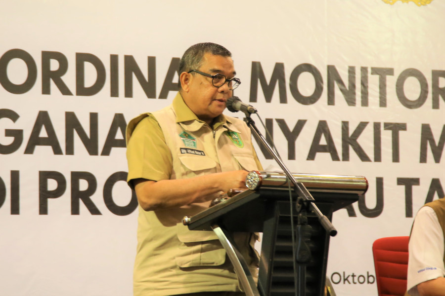 Wakil Gubernur Provinsi Riau, Edy Natar Nasution membuka Rapat Koordinasi Monitoring dan Evaluasi Penangan Penyakit Mulut dan Kuku (PMK) di Provinsi Riau, Senin (17.10).