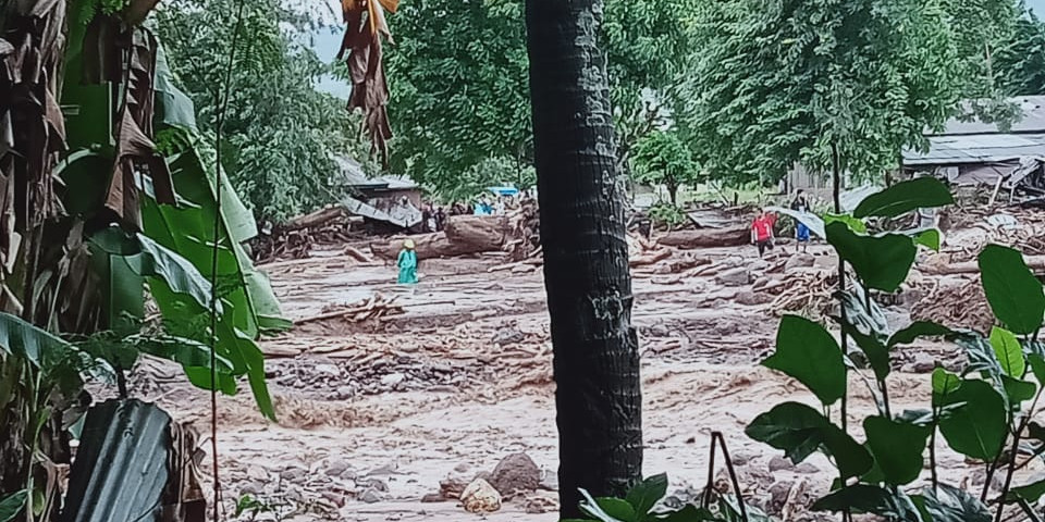 [Update] - Dampak Terkini Siklon Tropis Seroja Akibatkan 8.424 Warga  NTT Mengungsi