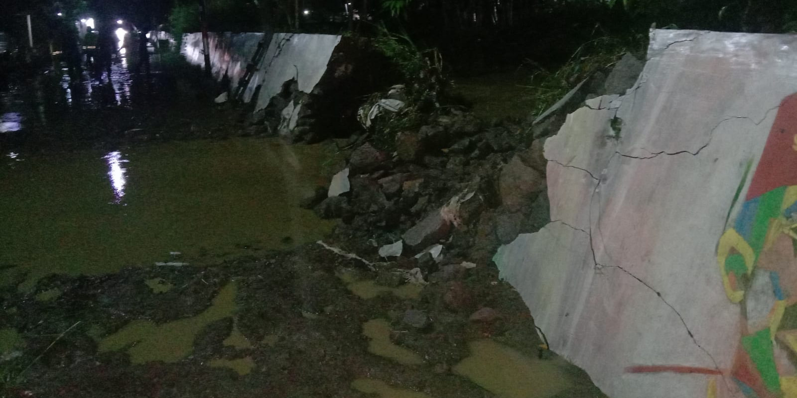 Banjir Kota Semarang Telah Surut Malam Ini