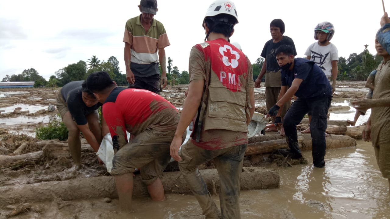 [Update] – Dua Puluh Satu Warga Meninggal Dunia Akibat Banjir Bandang Luwu Utara