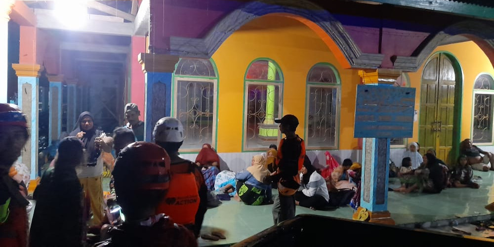 Akibat Banjir Bandang, Warga Kota Palopo Mengungsi di Tempat Ibadah