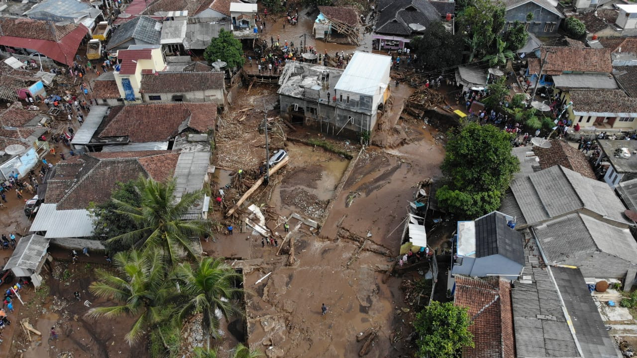 [Update] - Dua Warga Hanyut Saat Banjir Bandang Sukabumi Ditemukan Meninggal Dunia