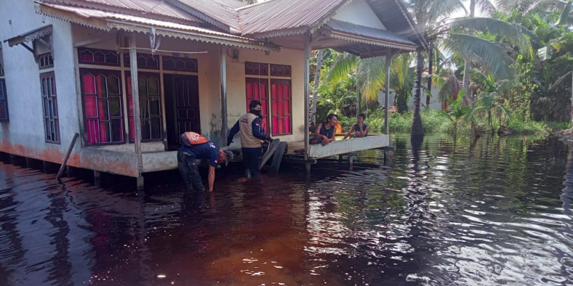 Banjir Mulai Surut, BPBD Masih Berjaga di Lokasi Banjir Kayong Utara