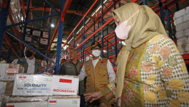 Kepala BNPB Tinjau Proses Distribusi Bantuan untuk Pakistan di Gudang BGR