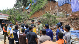 Deputi Bidang Penanganan Darurat Dampingi Menko PMK  Tinjau Penanganan Longsor di Bogor