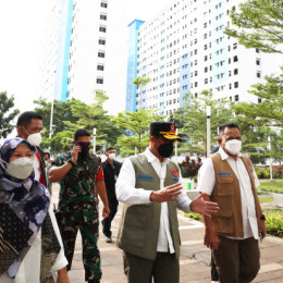 Antisipasi Penambahan Kebutuhan Tempat Karantina, Kepala BNPB Tinjau Kesiapan Rusun di DKI Jakarta