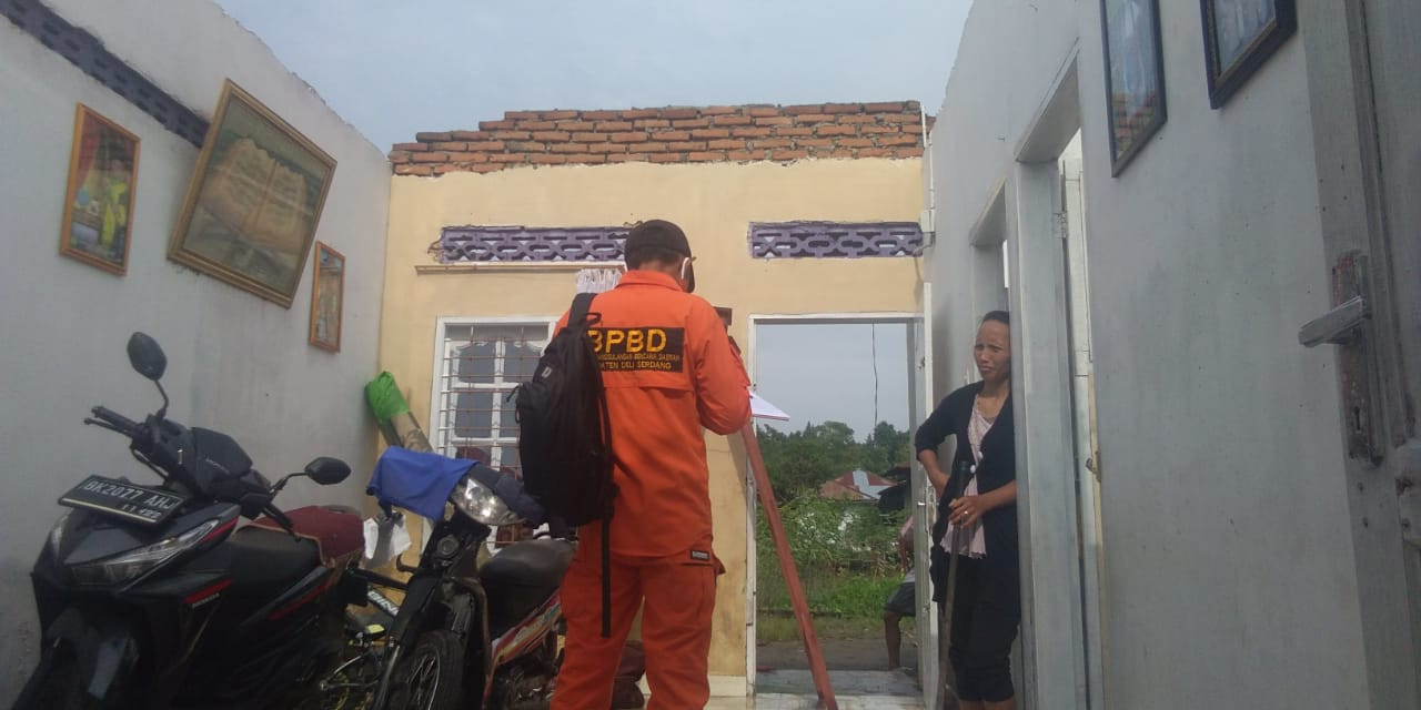 Sebanyak 56 Rumah Rusak Diterjang Angin Puting Beliung di Deli Serdang